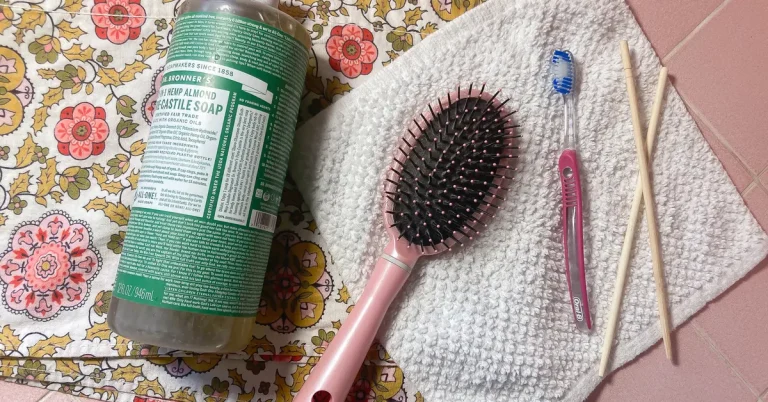 cleaning hair brush